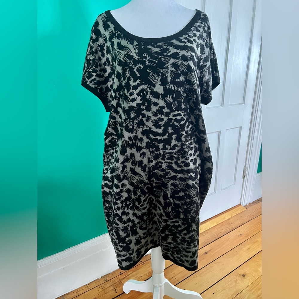 Calvin Klein - leopard sweater dress